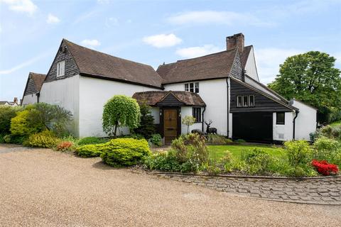 4 bedroom detached house for sale, Pond Farm Close, Walton On The Hill, Tadworth