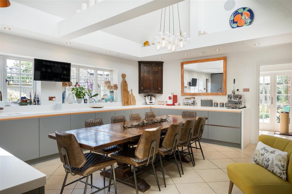 Kitchen/Dining Room