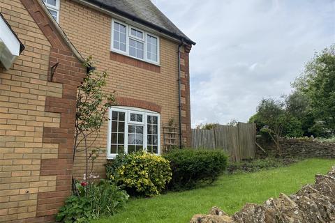 4 bedroom detached house to rent, Middle Lane, Stoke Albany