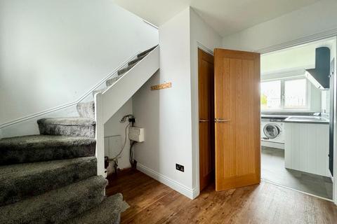 3 bedroom semi-detached house to rent, 3 Bed Semi-Detached House, Queensgate Square, Bridlington, YO16 4JW