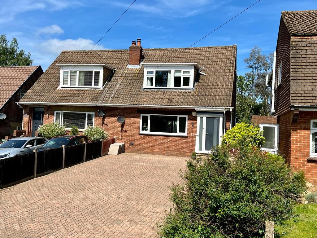 Woodlands Close, Penenden Heath 3 bed semidetached house for sale £