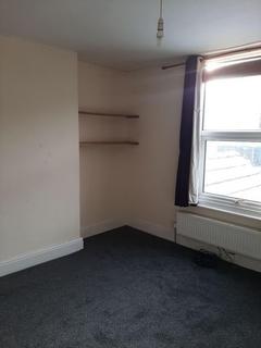 Studio to rent, Studio First Floor Rear Flat, Trinity Road, Bridlington, YO15 2HF