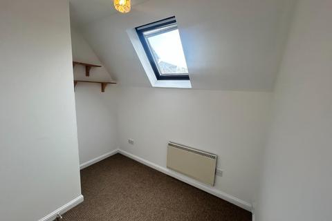 2 bedroom flat to rent, Winster Avenue, Dorridge, Solihull, B93 8ST