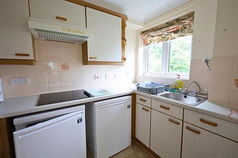 1 bedroom retirement property for sale, St. Peters Close, Hove