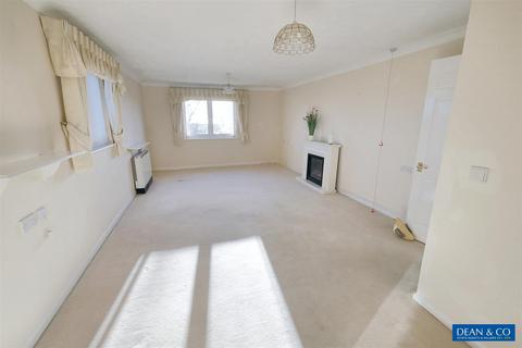 1 bedroom retirement property for sale, St. Peters Close, Hove