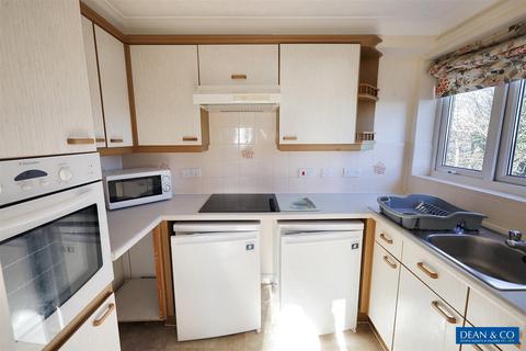 1 bedroom retirement property for sale, St. Peters Close, Hove