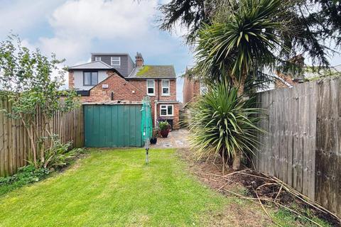 2 bedroom semi-detached house for sale, Linden Road, Ashford