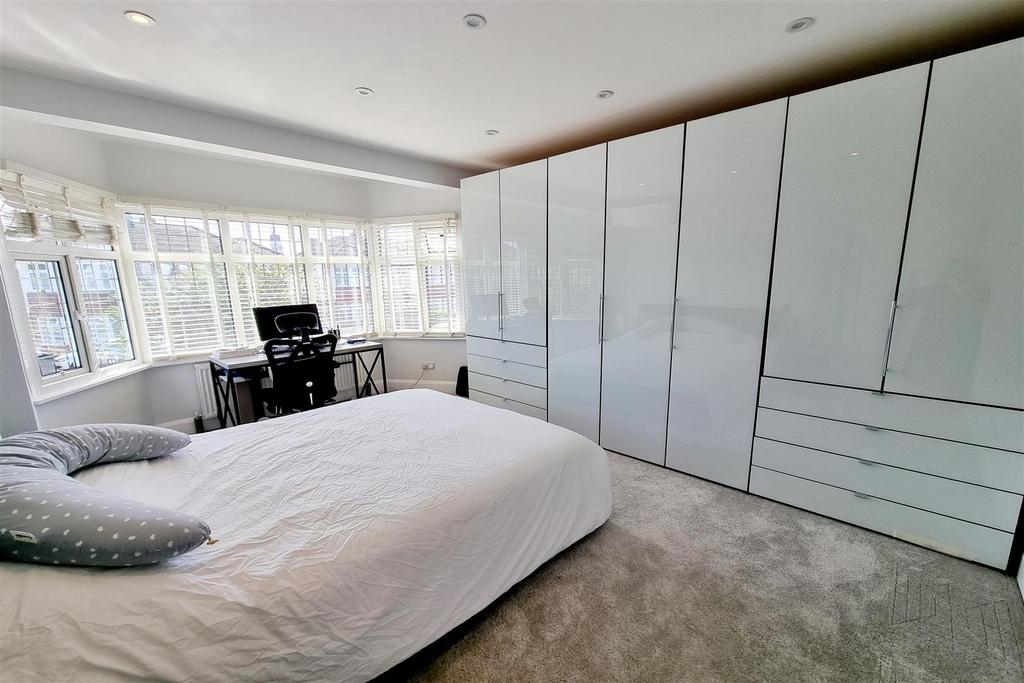 Bedrom 1: