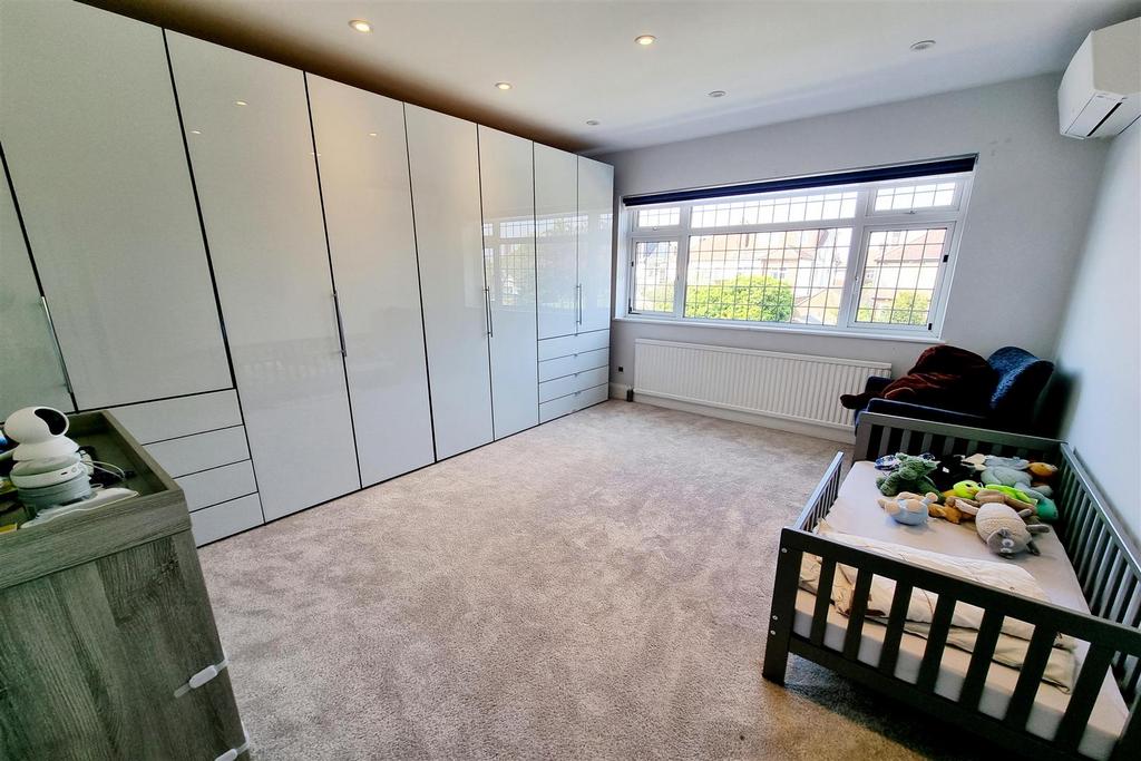 Bedroom 2: