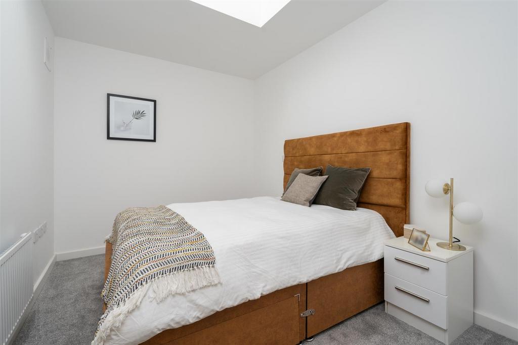 5 Paton Lodge 2.jpg