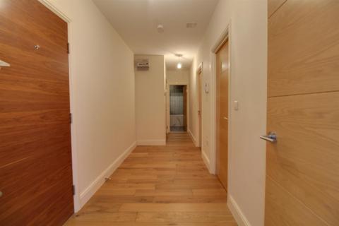 2 bedroom flat to rent, Garth Road, Morden SM4