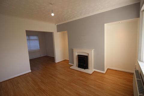 2 bedroom semi-detached house to rent, Helmsdale Road