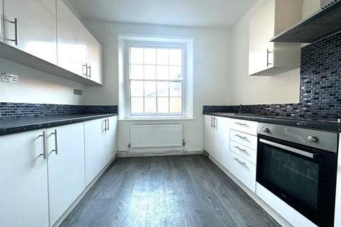 6 bedroom terraced house to rent, St Paul Street, Tiverton EX16