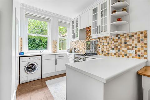 2 bedroom flat for sale, Castelnau Gardens, Barnes, London, SW13