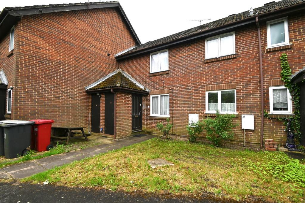 Albany Park, Colnbrook, Berkshire, SL3 Studio For Sale - £150,000