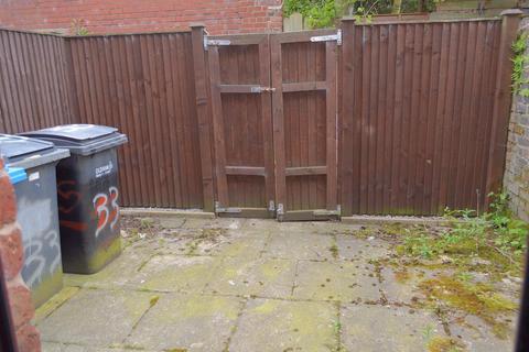 33 County Street, Oldham, OL8 3RN