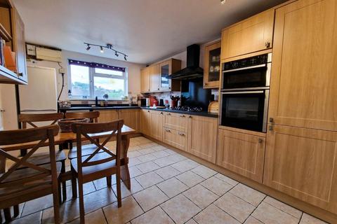 4 bedroom semi-detached house for sale, Hill Close, Stroud