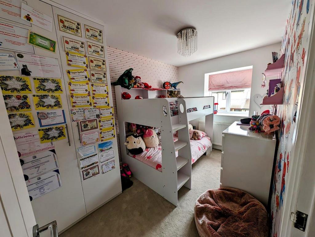 Bed 2.jpg