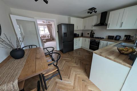 17 York Close, Yate, Bristol, BS37 5XA