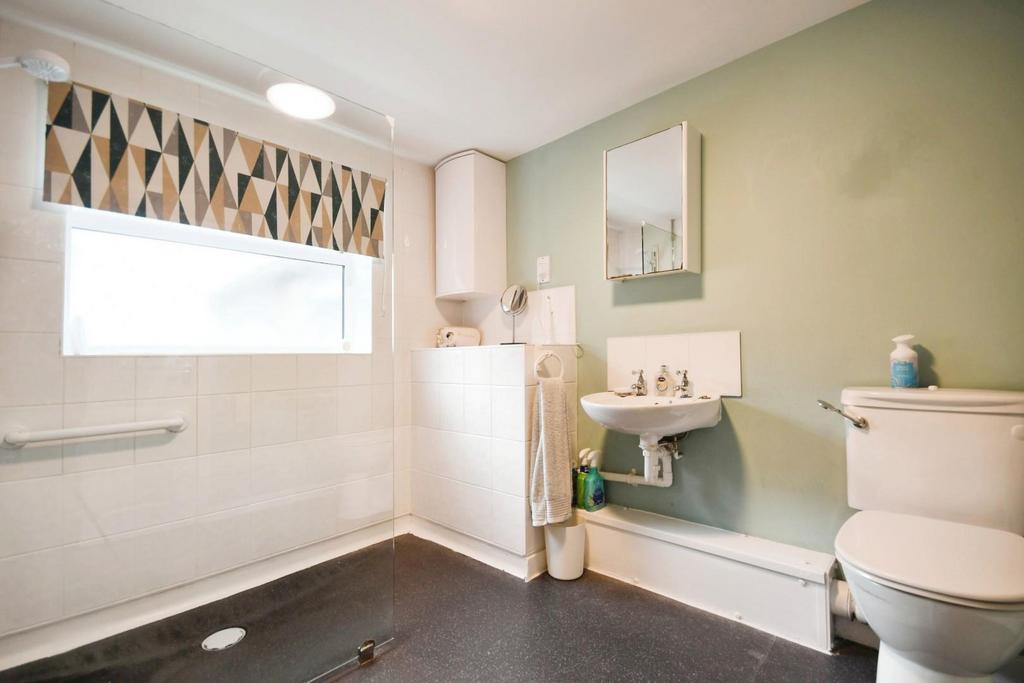 EN SUITE.jpg