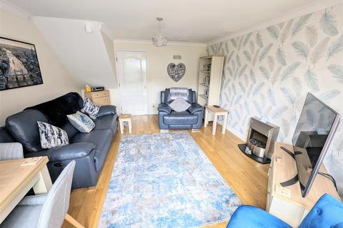3 bedroom semi-detached house for sale, Bristol Close, Coddington