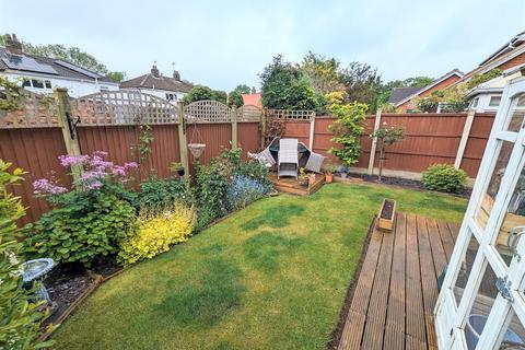 3 bedroom semi-detached house for sale, Bristol Close, Coddington