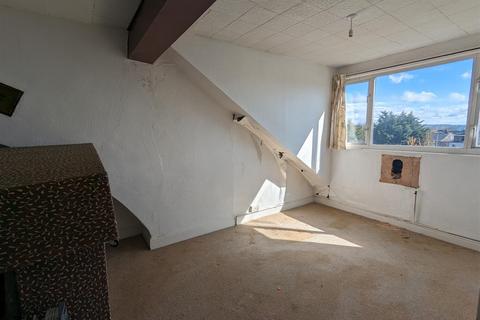 14 Northside Terrace, Bradford, BD7 2QU