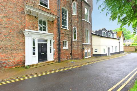 Studio for sale, Abbots Mews, Marygate Lane