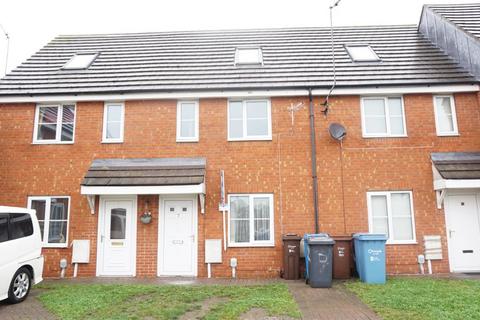 3 bedroom terraced house to rent, 7 Wormley Court, Riccal Close, Hull, HU6 8BQ