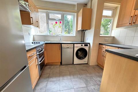 3 bedroom terraced house for sale, Church Close, Addlestone KT15