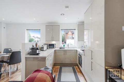 2 bedroom flat for sale, Ruby Mews, London N13