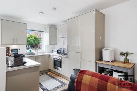 2 bedroom flat for sale, Ruby Mews, London N13