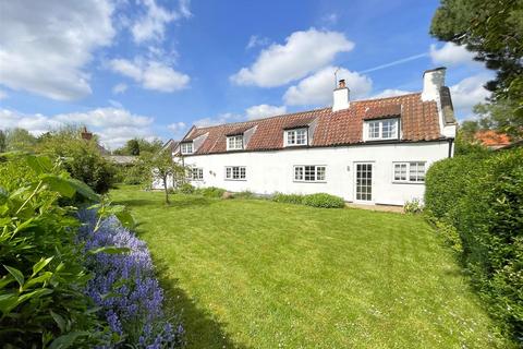 3 bedroom cottage for sale, Lombard Street, Orston