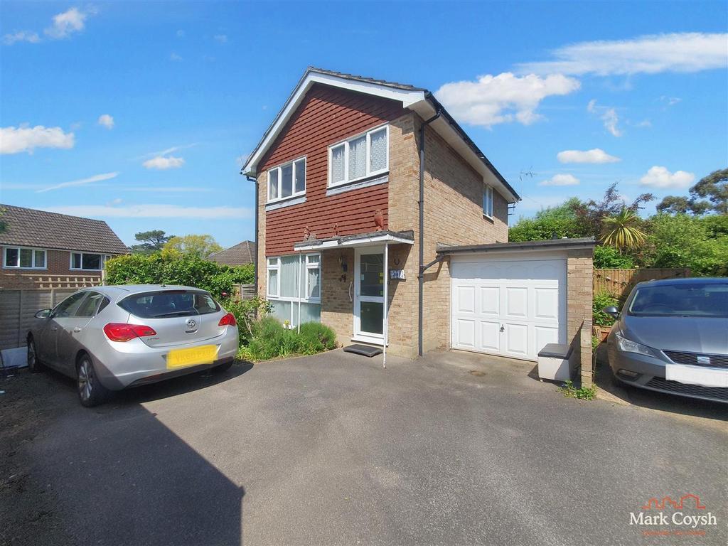 Gladstone Road, Ashtead KT21 3 bed detached house for sale £675,000