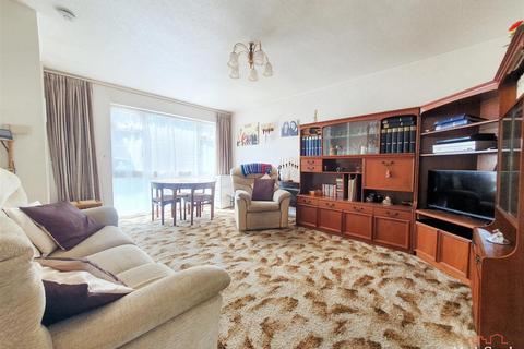 30a Gladstone Road, Ashtead, KT21 2NS