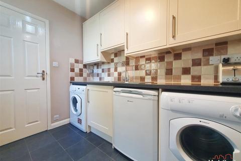30a Gladstone Road, Ashtead, KT21 2NS