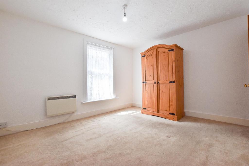 Bedroom 1.jpg