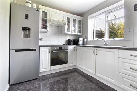 15 Cunningham Road, Cheshunt, Waltham Cross, EN8 0LD