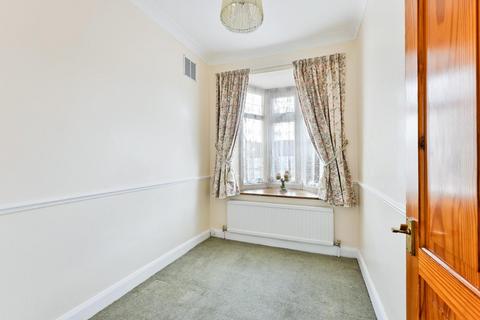 78 Ardrossan Gardens, Worcester Park, KT4 7AX