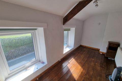 3 Pantydderwen, Llandre, Bow Street, SY24 5BT