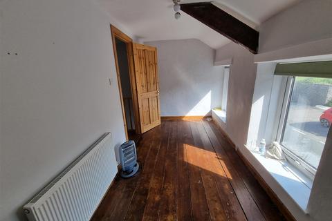 3 Pantydderwen, Llandre, Bow Street, SY24 5BT