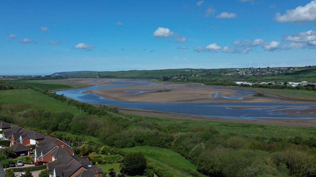 Estuary view 1.jpg