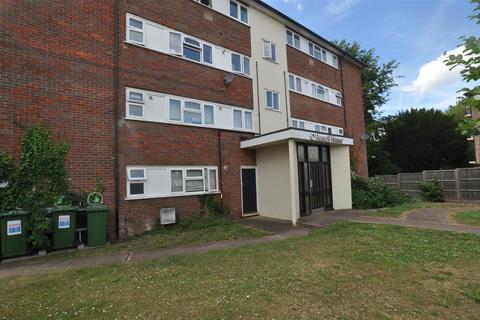2 bedroom flat for sale, Whinbush Road, Hitchin
