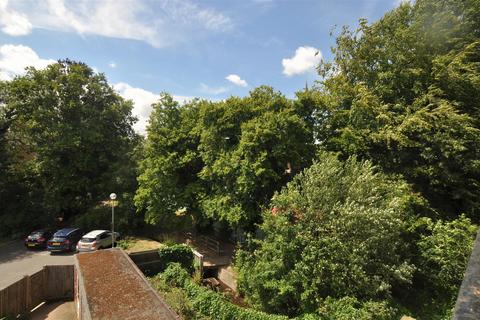 2 bedroom flat for sale, Whinbush Road, Hitchin