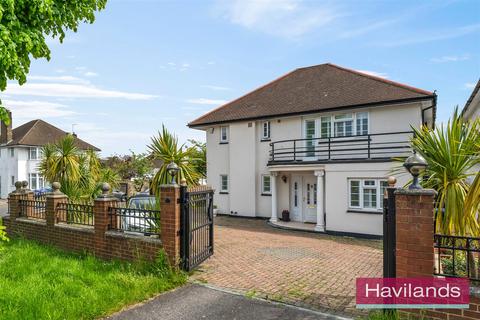 4 bedroom detached house for sale, Chase Road, London