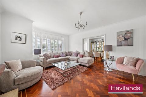 4 bedroom detached house for sale, Chase Road, London