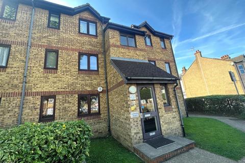 1 bedroom flat to rent, North Watford WD24