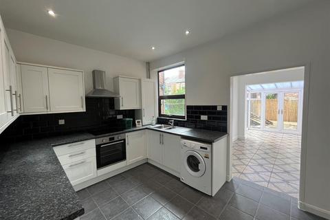 3 bedroom semi-detached house to rent, Countess Street, Stockport SK2