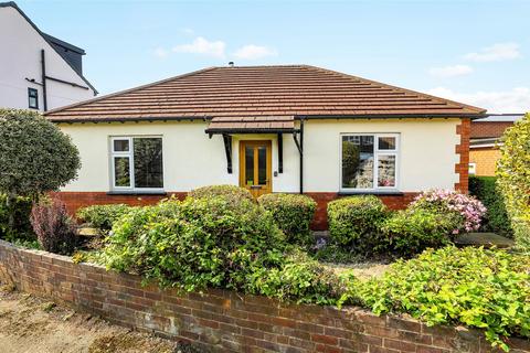 2 bedroom bungalow for sale, Bowling Lane, Wrenthorpe, Wakefield, West Yorkshire, WF2