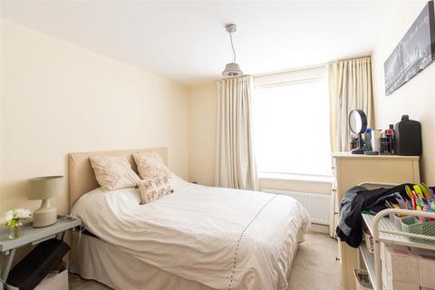 2 bedroom flat for sale, Centenary Way, Haywards Heath